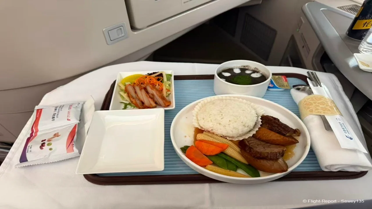 China Eastern Airlines Dining Experience