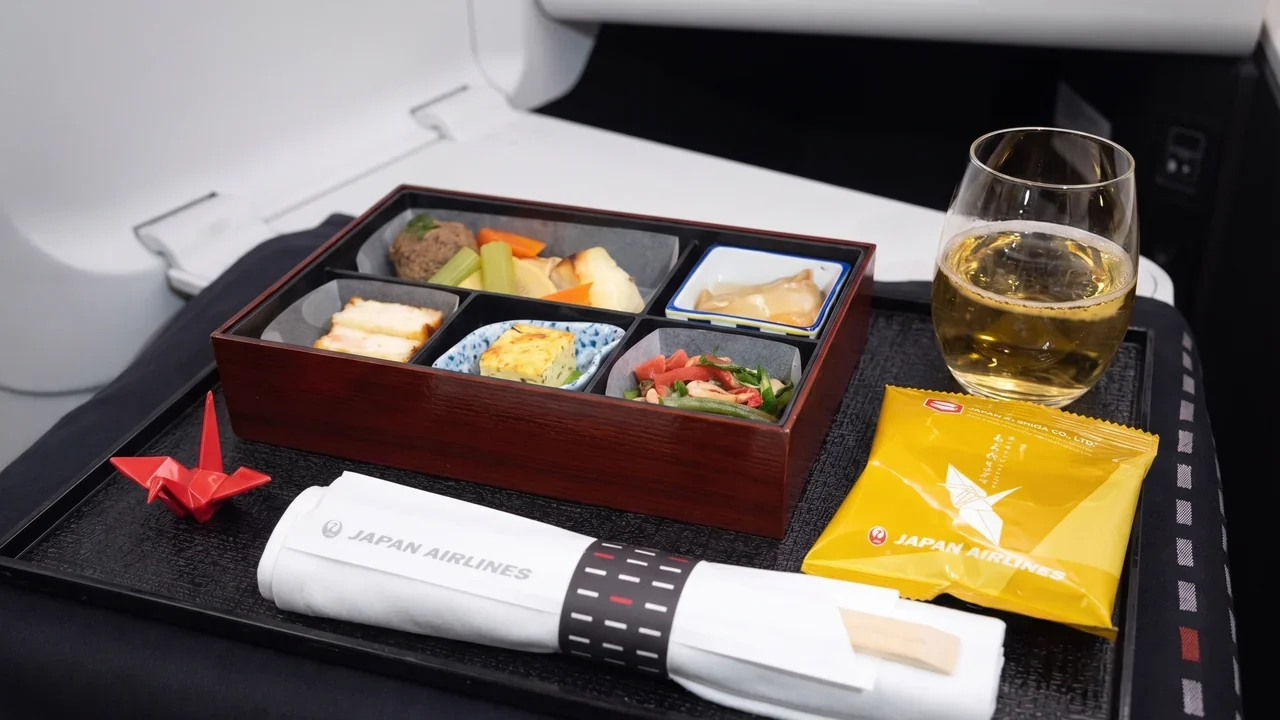 Japan Airlines Dining Experience