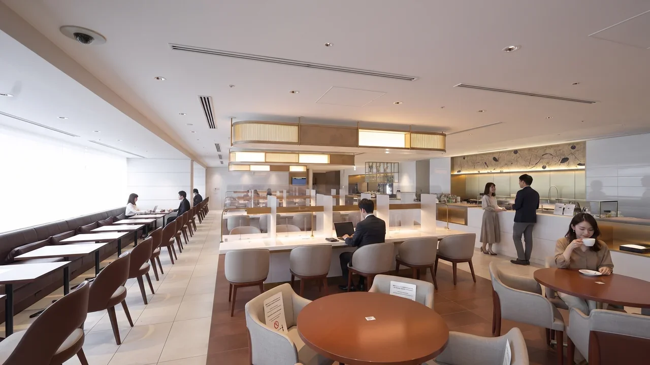 Japan Airlines Airport Lounge