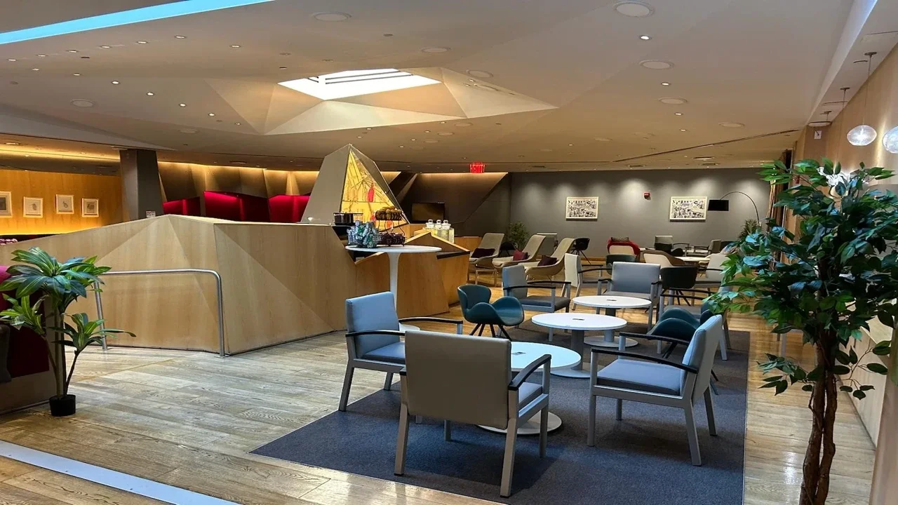 La Compagnie Airport Lounge