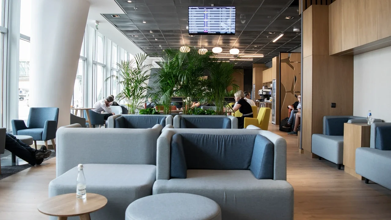 LOT Polish Airlines Airport Lounge